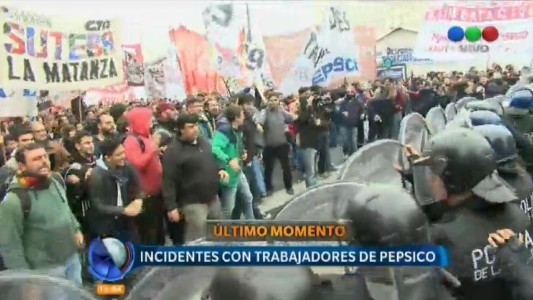 Incidentes entre los despedidos de PepsiCo y la policía en el Congreso