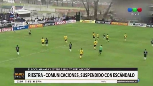 Suspenden la final del ascenso a la B Nacional entre Riestra y Comunicaciones por invasión de cancha