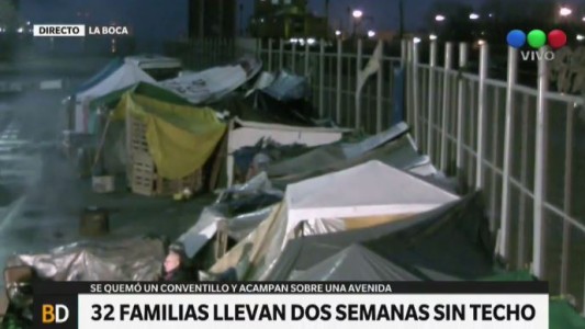 Familias de La Boca que perdieron todo en el incendio del conventillo acampan en la calle
