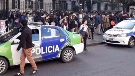 Alumna de 15 años se disparó en la cabeza dentro del aula