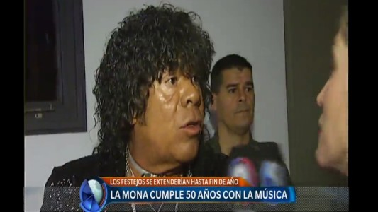 "La Mona" Jiménez cumple 50 años con la música