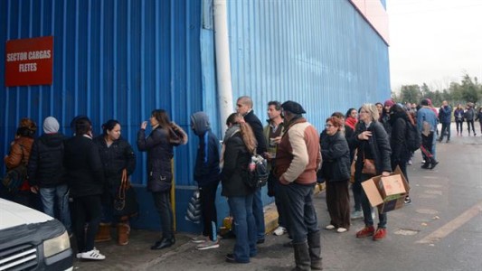 Para evitar las colas escandalosas del mes pasado habrá descuentos del 50 por ciento en supermercados dos veces en Agosto