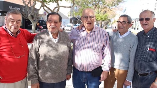 Se van de viaje de egresados 51 años después de recibirse