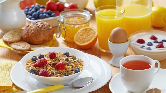 Dedicar 30 minutos a desayunar reduce el riesgo de sobrepeso y enfermedades crónicas