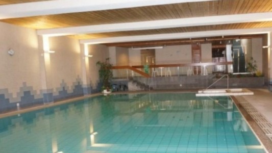 Escándalo en Suiza: un hotel pide a sus clientes judíos que se duchen antes de usar la pileta