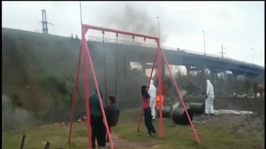 Fogata tóxica en la plaza