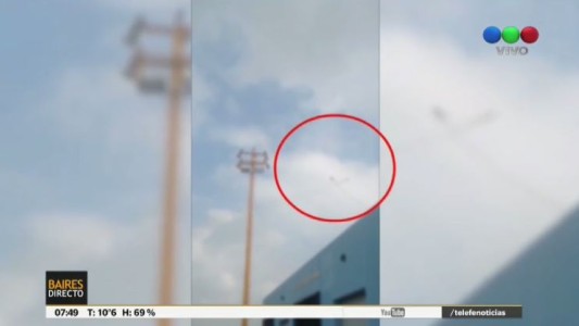 Dos aviones chocaron en el cielo