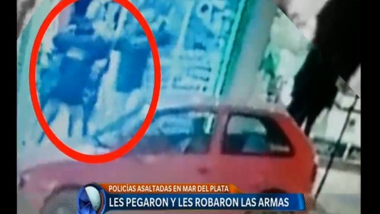 Motochorros asaltaron a dos policías locales para robarles las armas reglamentarias