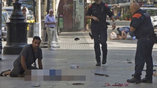 El desgarrador relato de un turista que arriesgó su vida para no dejar morir solo a un nene