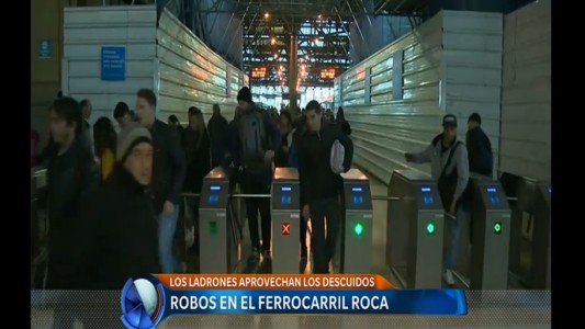 "No saco el teléfono en el tren"