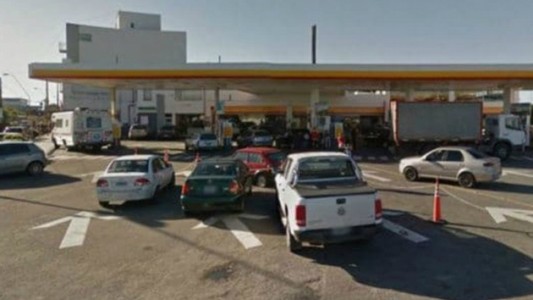 Comía un sandwich en una estación de servicio y murió atragantado