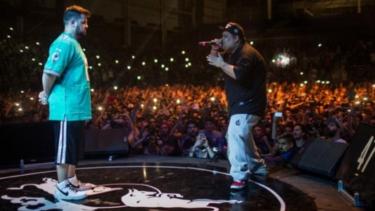 Dieciseis raperos se enfrentan en la final nacional de Batalla de Gallos en el Luna Park