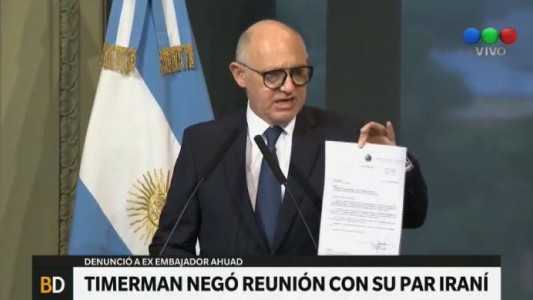 Un ex embajador dice que Timerman se reunió en Irán