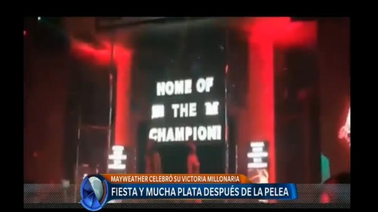Mayweather festejó la victoria ante McGregor en su club stripper