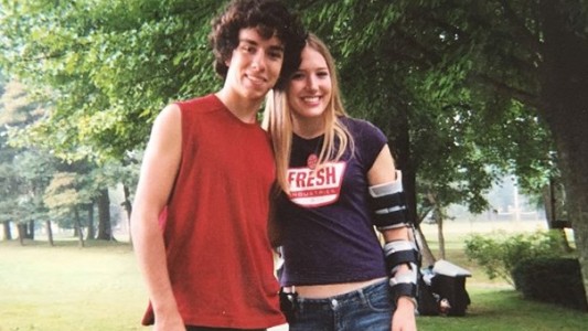 El joven que recibió una llamada 10 segundos antes de quitarse la vida que lo salvó