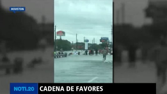 Cadena de favores en medio de las inundaciones en Houston