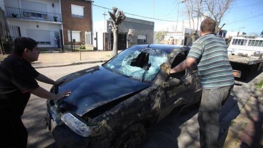 Asaltaron a una mujer en su casa, le robaron el auto, volcaron y los detuvieron
