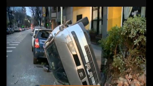 Choque y vuelco en Caballito
