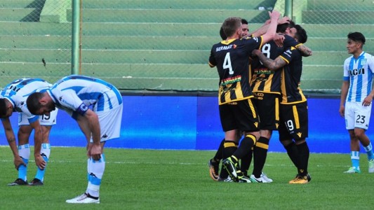 Racing ganaba 2-0, terminó perdiendo 2-4 con Olimpo y quedó afuera de la Copa