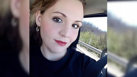 Escándalo: una profesora admitió que le mandó fotos desnuda a cinco alumnos