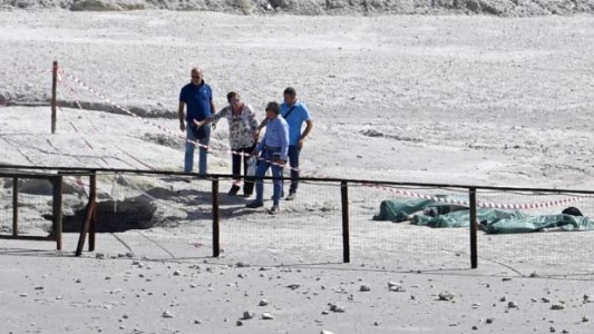 Tragedia en Italia: una familia murió al caer en un cráter volcánico