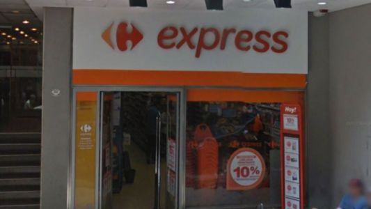 La policía mató a un menor de edad que asaltó un supermercado en el microcentro