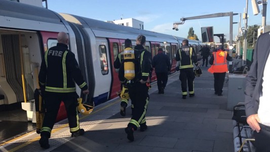 Explosión en el subte de Londres dejó 22 heridos: piden imágenes del hecho a los pasajeros