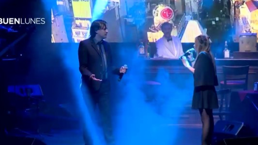 Karina cantó tangos con Jorge Vázquez