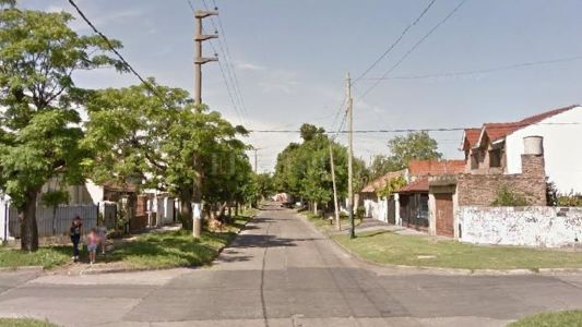 Defendió a su esposa en una entradera y lo balearon en la cabeza: está grave