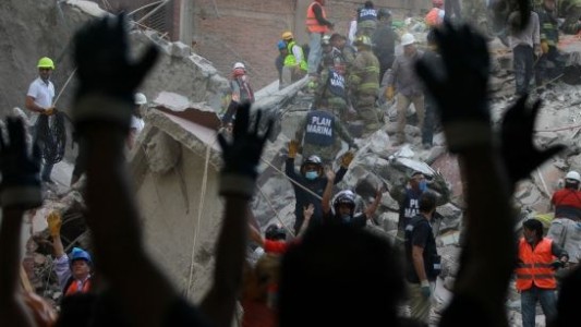 Terremoto en México: qué señales utilizan los rescatistas para comunicarse en zonas de derrumbe