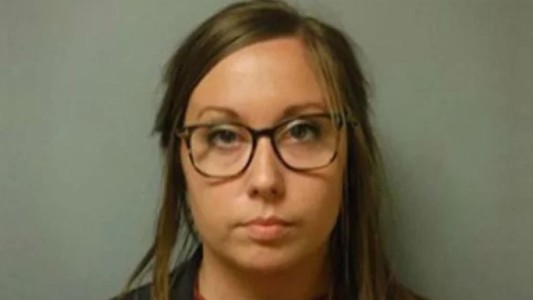 Detuvieron a una profesora de arte que confesó que tuvo sexo con cuatro alumnos