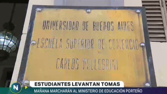 Estudiantes comienzan a levantar la toma de colegios porteños