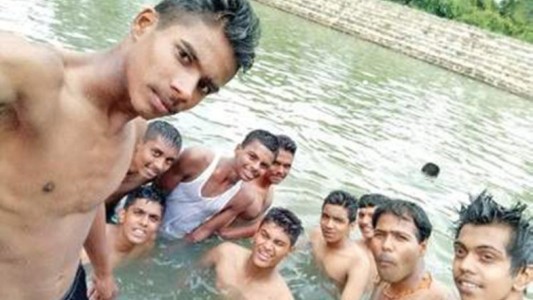 India: un chico murió ahogado mientras sus amigos se sacaban una selfie