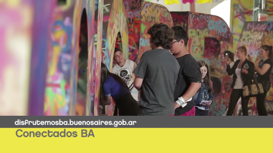 Salgamos A Disfrutar La Ciudad: Conectados BA, Bienal de Arte Joven y el Patio de Los Lecheros