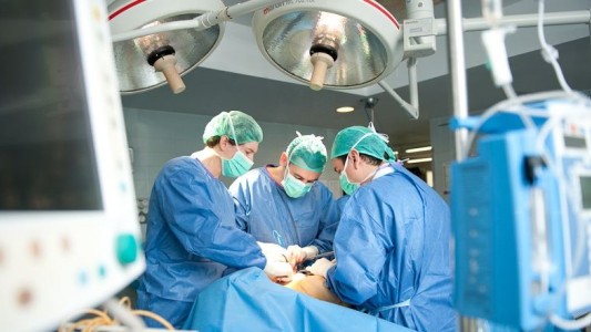 Se fracturó el pene en una noche de sexo y se dio cuenta 12 horas después