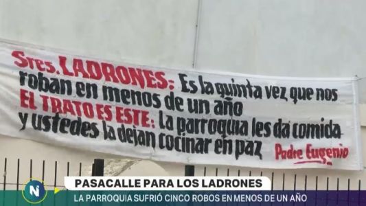 Un insólito pasacalle para llegar a un acuerdo con los ladrones