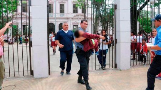 Hospitalizaron a 18 alumnos tras la fumigación en una escuela de Corrientes