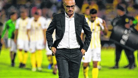 Paolo Montero admitió que le "Da vergüenza mirar la tabla de posiciones"