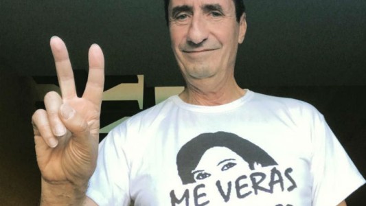 Detuvieron a un profesor universitario acusado de tirar huevos a Macri