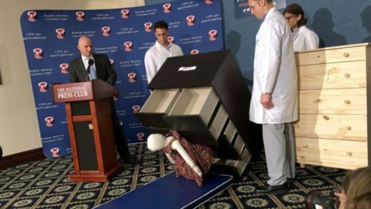 Mueble asesino: ocho niños murieron aplastados por una polémica cómoda