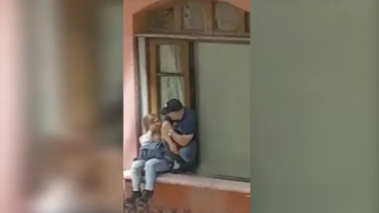 Se prendió fuego un albergue transitorio y una pareja escapó por la ventana