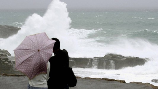 Al menos 5 muertos en Japón tras el paso del tifón Lan