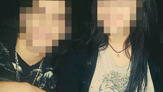 Hallaron a una joven pareja baleada en un auto e investigan un pacto suicida