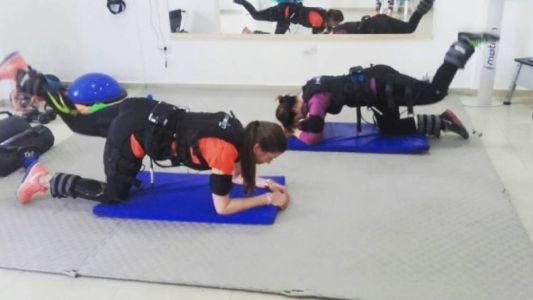 Una joven de 23 años está en grave estado tras una clase de gimnasia de "electrofitness"