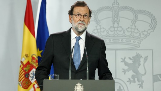 Rajoy disolvió el Parlamento catalán y convocó a elecciones para el 21 de diciembre