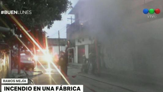 Se incendió una fábrica de zapatos