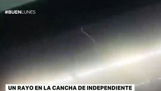 Cayó un rayo en la cancha de Independiente
