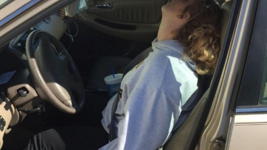 La increíble recuperación de la joven que tuvo una sobredosis de heroína en el auto junto a su bebé de 10 meses