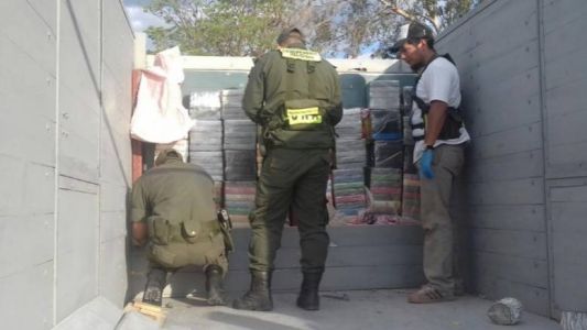 Operativo "Coca Rastrojera" termina con el hallazgo de 260 kilos de cocaína en el fondo de una camioneta