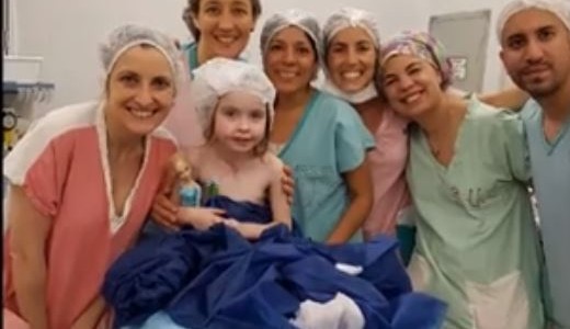 Médicos y enfermeros viralizan una campaña para cumplirle el sueño a una pequeña paciente